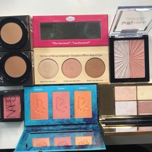 Face palette vault